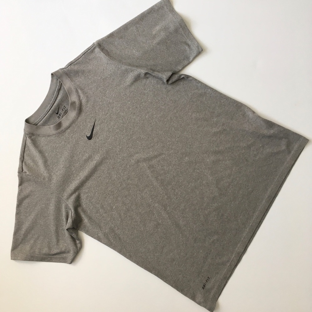 Nike boys Dri-Fit short sleeve t-shirt, size L